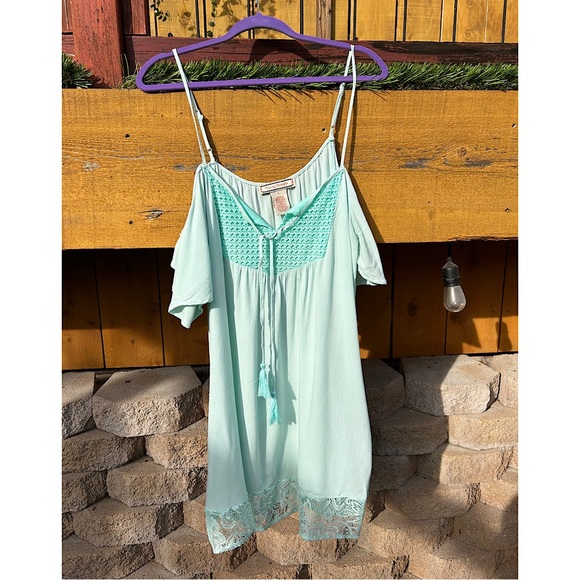 Sz L-Flying Tomato brand mint color cold shoulder dress w/lace accents & tie - Picture 3 of 8